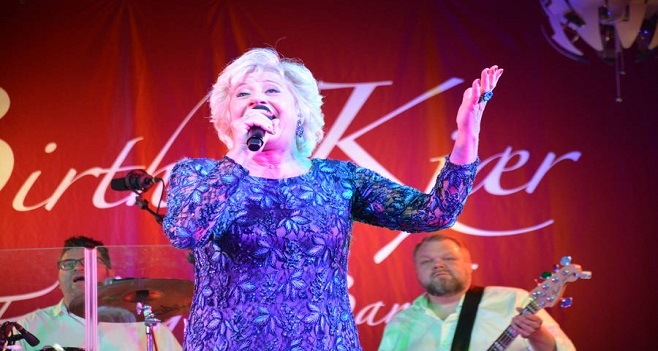 Birthe Kjær gav koncert til Nordfyns Rosenfestival